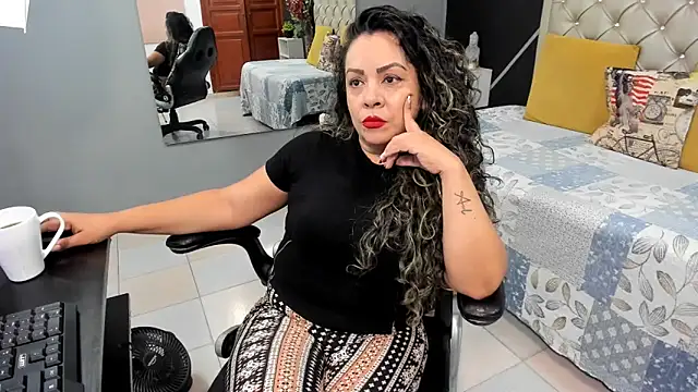 kris milff online show from 09.26.25