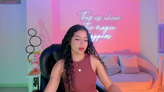 SophieHouston  online show from 11.22.25