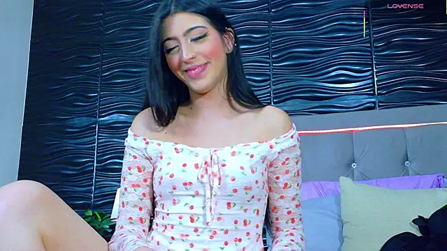 Snapshot of Ambar_Bull chatting on 10.16.25 Ambar Bull online show from 10.16.25