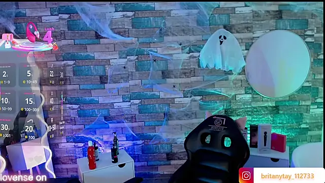 Snapshot of boyfox_tay chatting on 10.18.25 boyfox tay online show from 10.18.25