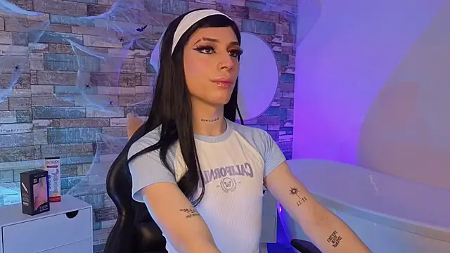 Snapshot of boyfox_tay chatting on 11.26.25 boyfox tay online show from 11.26.25