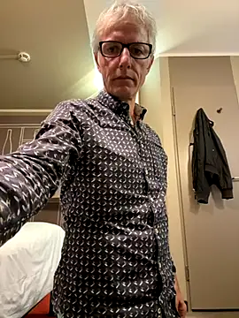 SexyLeon8 online show from 09.17.25