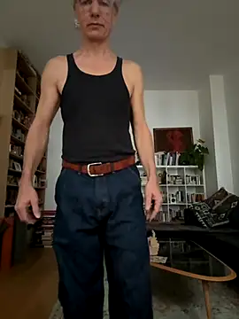 SexyLeon8 online show from 10.27.25