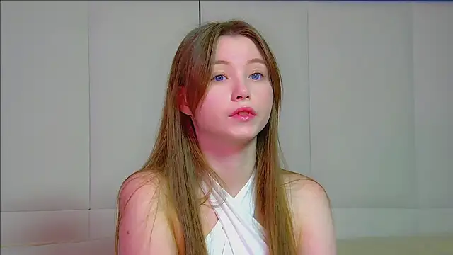 Snapshot of KeiraAsti chatting on 10.07.25 KeiraAsti online show from 10.07.25