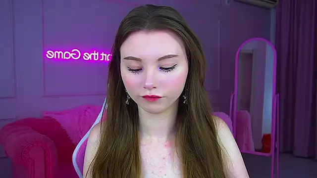 Snapshot of KeiraAsti chatting on 11.11.25 KeiraAsti online show from 11.11.25