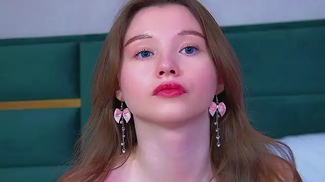 KeiraAsti online show from 05.19.26