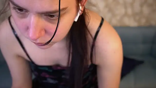 LiviaShy online show from 04.09.26