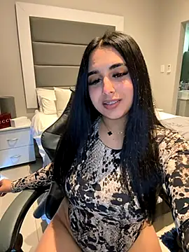 Snapshot of LilMisIndianx chatting on 11.20.25 LilMisIndianx online show from 11.20.25