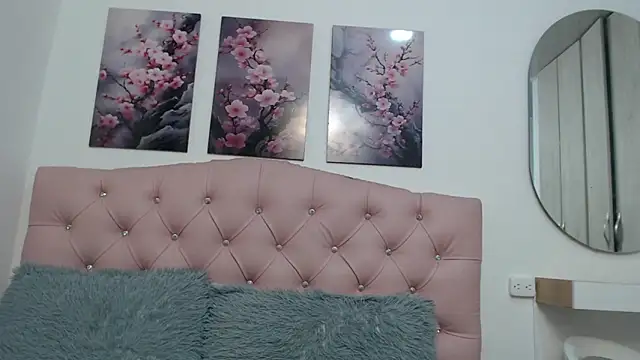 pinky f00x online show from 12.22.25