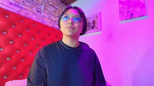 Snapshot of Victoria_Thompson1 chatting on 09.14.25 Victoria Thompson1 online show from 09.14.25