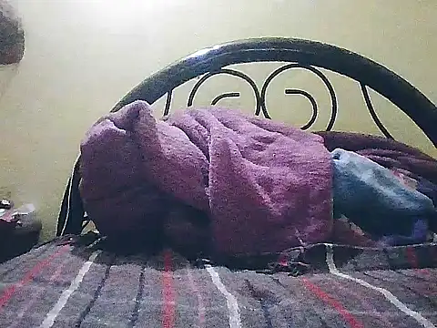 Snapshot of jorgexsuil2hh chatting on 11.25.25 jorgexsuil2hh online show from 11.25.25