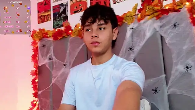 Snapshot of nico_leroy chatting on 10.17.25 nico leroy online show from 10.17.25