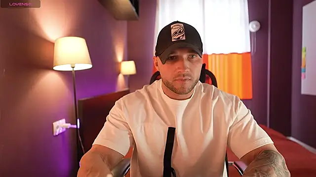 RikAdlerr online show from 04.10.26