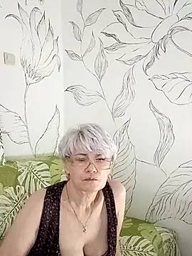 Catty Lady online show from 09.13.25