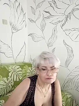 Catty Lady online show from 09.17.25