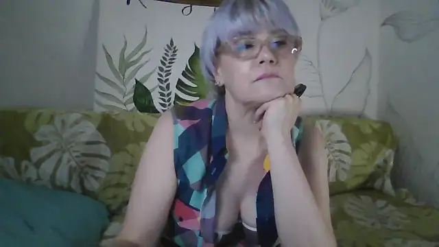 Catty Lady online show from 12.02.25