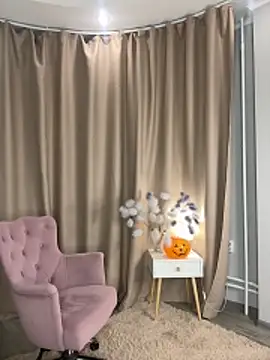 Naomi   Rias online show from 10.31.25