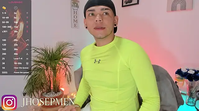 Snapshot of jhosepMoreno chatting on 09.26.25 jhosepMoreno online show from 09.26.25