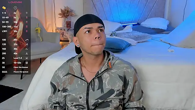 Snapshot of jhosepMoreno chatting on 10.11.25 jhosepMoreno online show from 10.11.25