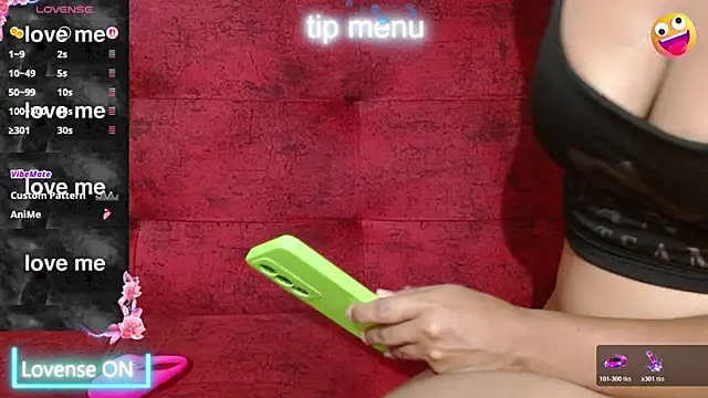 Snapshot of naomi_powel chatting on 02.13.26 naomi powel online show from 02.13.26