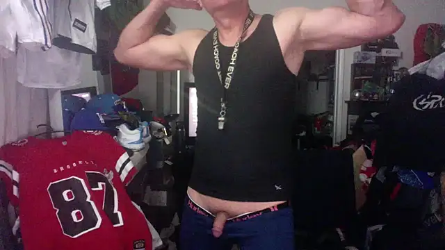 Snapshot of DILFJockDad87 chatting on 10.13.25 DILFJockDad87 online show from 10.13.25