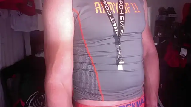 Snapshot of DILFJockDad87 chatting on 10.25.25 DILFJockDad87 online show from 10.25.25