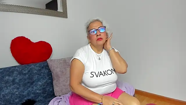Snapshot of marilyn70 chatting on 02.19.26 marilyn70 online show from 02.19.26