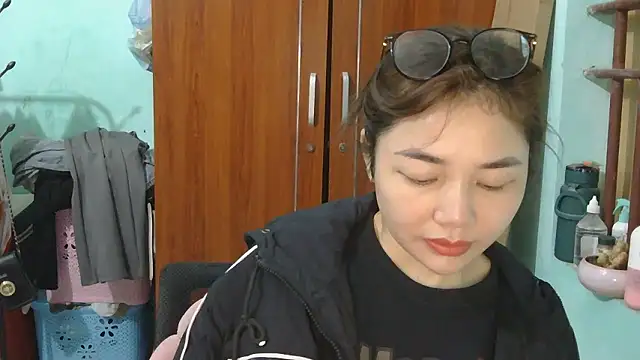 Uhem112 online show from 12.20.25