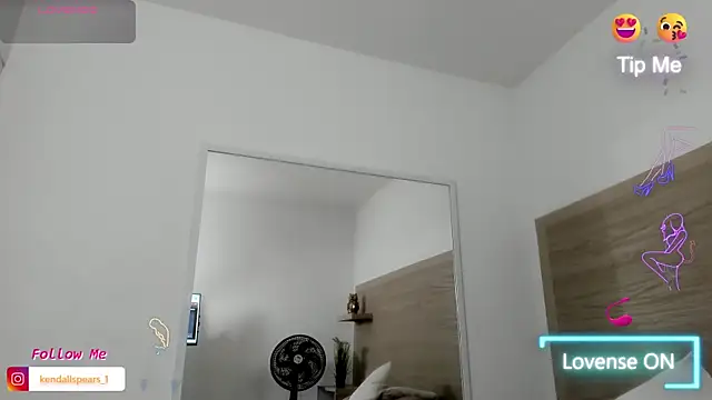 Kylie Cross online show from 09.19.25