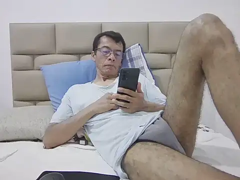 skinnylatino51 online show from 09.15.25