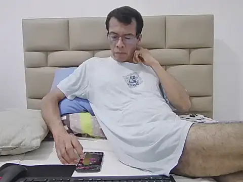 skinnylatino51 online show from 09.21.25