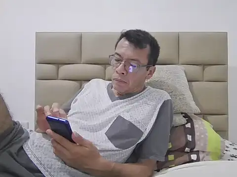 skinnylatino51 online show from 04.07.26