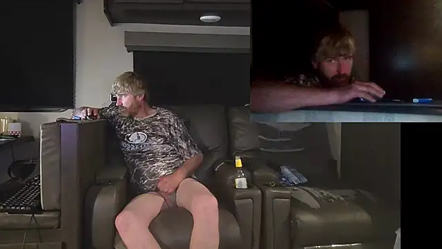 Snapshot of Cobra500hp@xh chatting on 12.22.25 Cobra500hpxh online show from 12.22.25