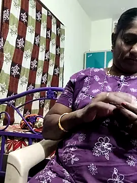 Snapshot of papukurty chatting on 05.17.26 papukurty online show from 05.17.26