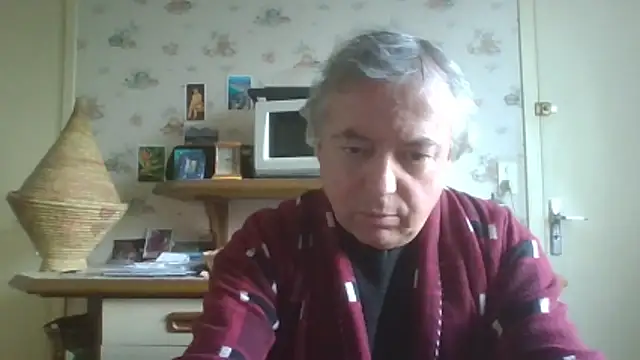 Snapshot of gegevincent chatting on 12.17.25 gegevincent online show from 12.17.25