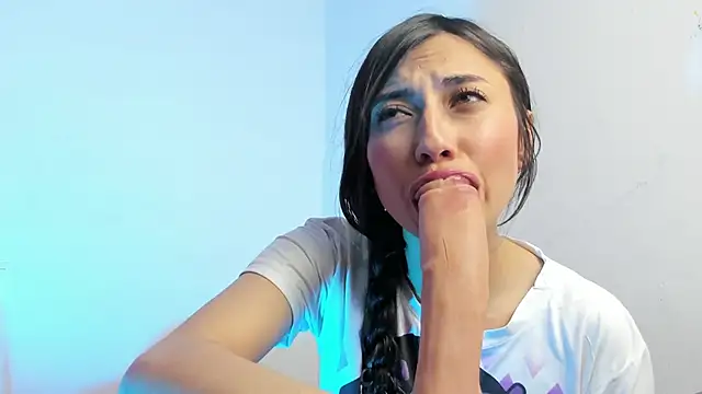 Snapshot of Alanaloiiss_ chatting on 09.14.25 Alanaloiiss online show from 09.14.25