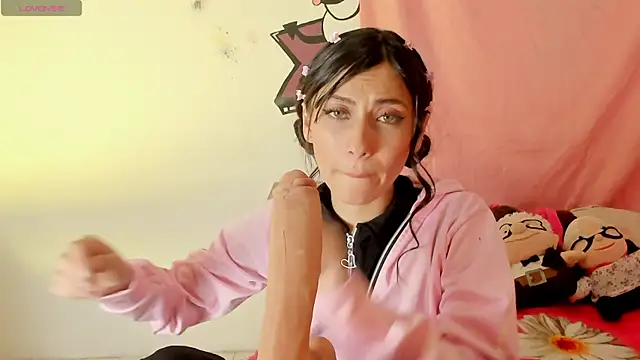 Snapshot of Alanaloiiss_ chatting on 11.08.25 Alanaloiiss online show from 11.08.25