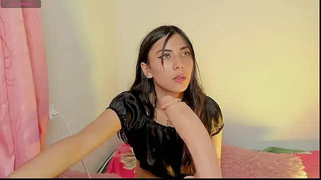 Alanaloiiss  online show from 02.20.26