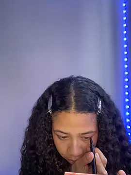 Snapshot of jadee8 chatting on 11.18.25 jadee8 online show from 11.18.25