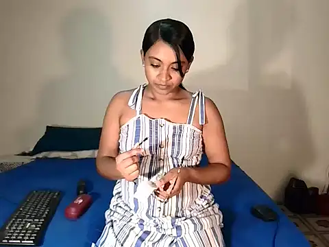 Snapshot of indiansweetflava chatting on 10.29.25 indiansweetflava online show from 10.29.25