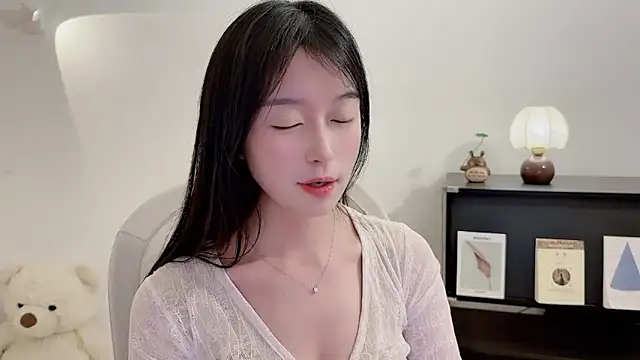 Onechestnut online show from 12.01.25