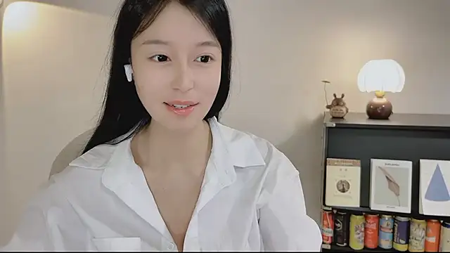 Onechestnut online show from 04.23.26