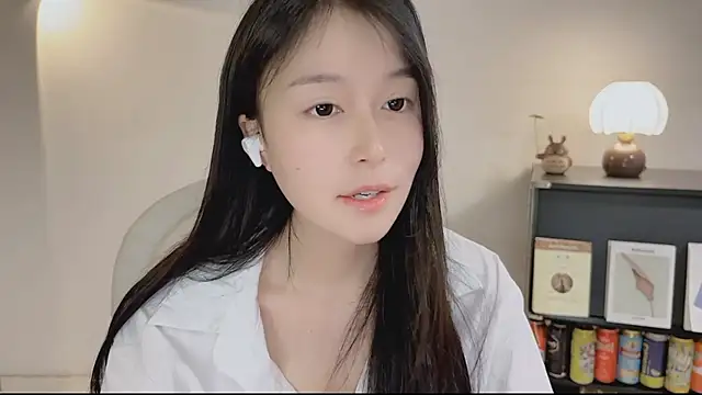 Onechestnut online show from 04.23.26