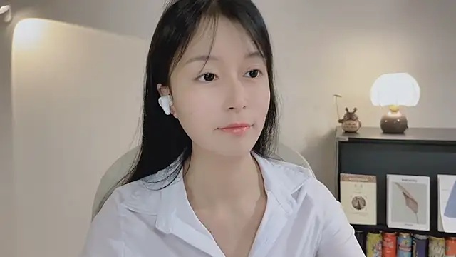 Onechestnut online show from 04.24.26