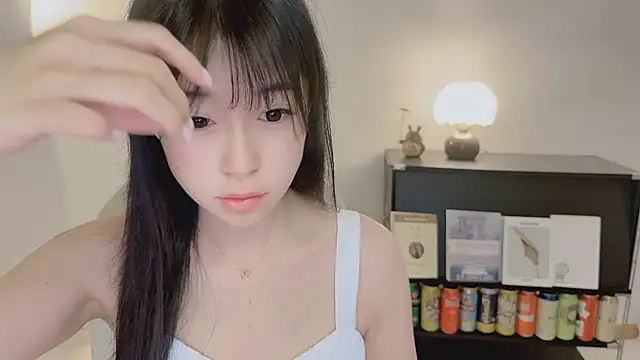 Snapshot of Onechestnut chatting on 06.01.26 Onechestnut online show from 06.01.26