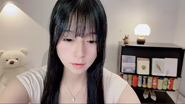 Snapshot of Onechestnut chatting on 06.27.26 Onechestnut online show from 06.27.26