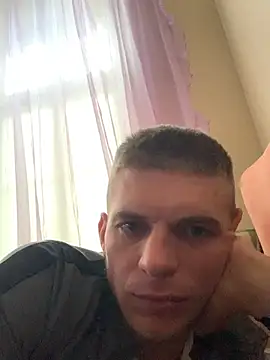 Snapshot of macho1347 chatting on 10.04.25 macho1347 online show from 10.04.25