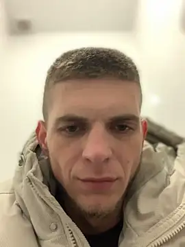 Snapshot of macho1347 chatting on 10.05.25 macho1347 online show from 10.05.25