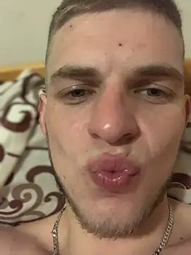 Snapshot of macho1347 chatting on 10.18.25 macho1347 online show from 10.18.25