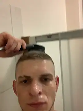 Snapshot of macho1347 chatting on 02.12.26 macho1347 online show from 02.12.26